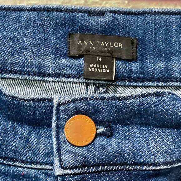 Ann Taylor Womens Jeans size 14 Dark Wash Straight Crop Ankle x28" Denim Stretch - Picture 4 of 10